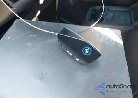 2023 BMW Ix xDrive50 z USA, uszkodzony, nr VIN WB523CF07PCM51181